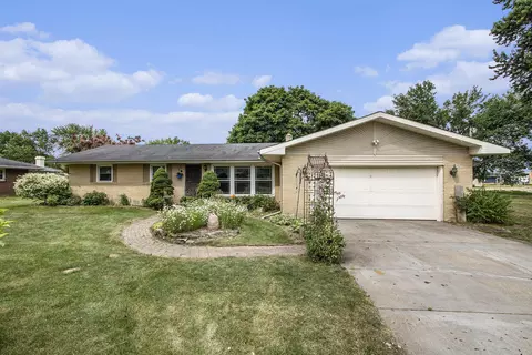 68440 Morton St, Edwardsburg, MI 49112