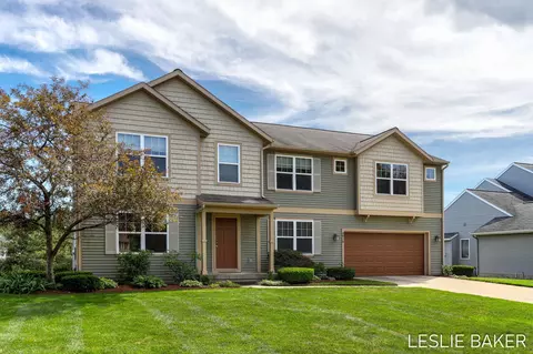 8616 Suntree Dr, Zeeland, MI 49464