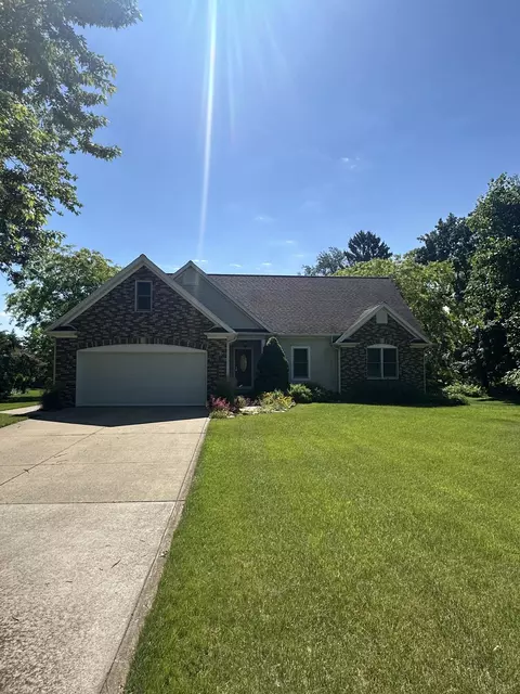 628 Cabot Cir, Jonesville, MI 49250