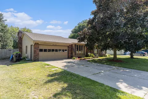 1514 Harding St NW, Grand Rapids, MI 49544