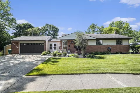 216 Harper Dr, Saline, MI 48176