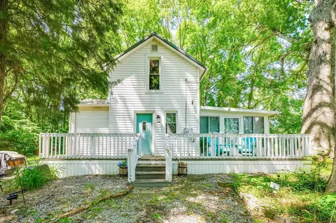 10088 N Tudor Rd, Berrien Springs, MI 49103