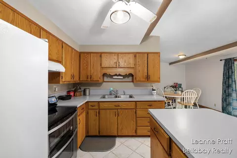322 10th Ave, Three Rivers, MI 49093 photo 5