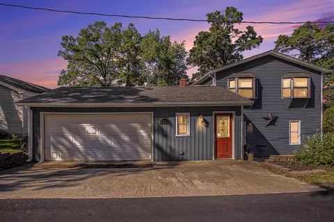 7037 Division St, Delton, MI 49046