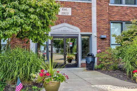 500 Erie St #212, South Haven, MI 49090