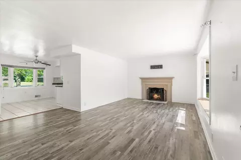 3101 Curtis Dr, Flint, MI 48507 photo 5