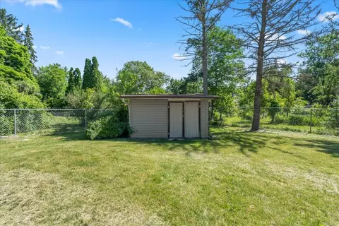 3101 Curtis Dr, Flint, MI 48507 photo 4