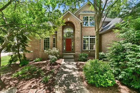 4262 Lake Forest Dr W, Ann Arbor, MI 48108