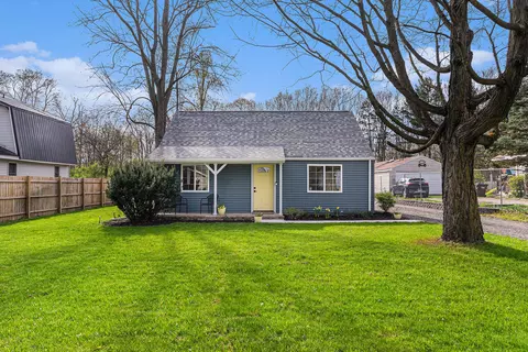 144 Hackett St, Jackson, MI 49202 photo 2