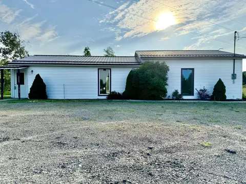 17707 30th Ave, Barryton, MI 49305