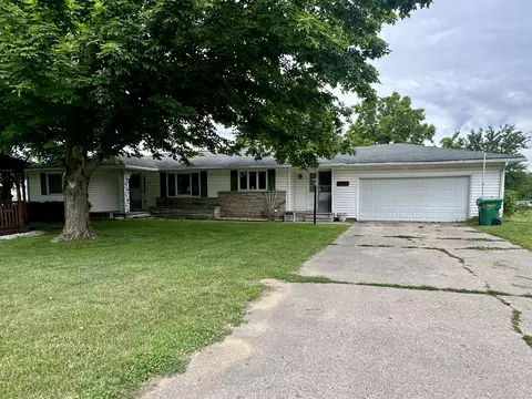 530 W Burr Oak St, Centreville, MI 49032