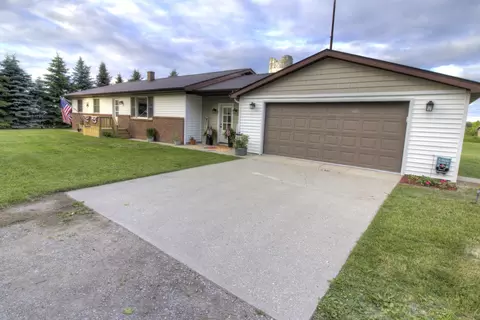 7386 N Crystal Rd, Vestaburg, MI 48891