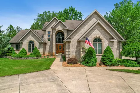 36848 Teal Ct, Farmington, MI 48335
