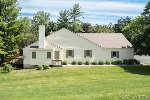 2344 Edington Dr SE, Grand Rapids, MI 49508