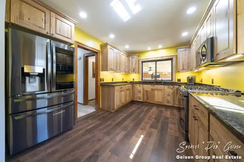 410 E Washington St, Belding, MI 48809 photo 17