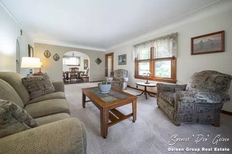 410 E Washington St, Belding, MI 48809 photo 9