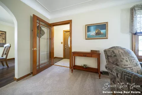 410 E Washington St, Belding, MI 48809 photo 5