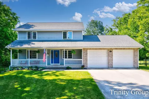 1560 Black Hills S Dr, Kent City, MI 49330