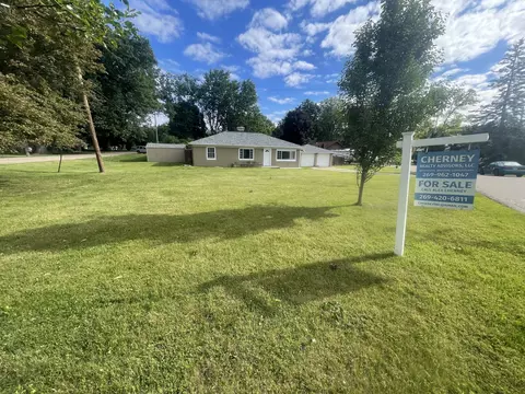 276 Lakeshore Dr, Battle Creek, MI 49015