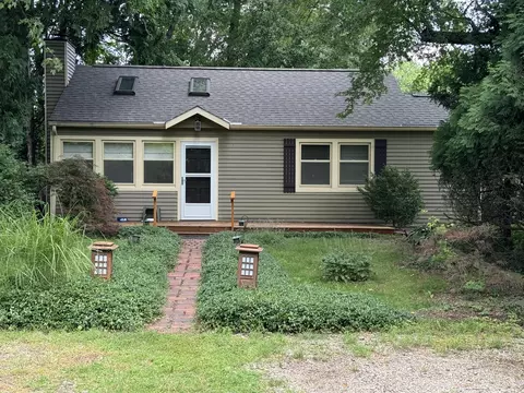 13647 Prairie Rd, Harbert, MI 49115