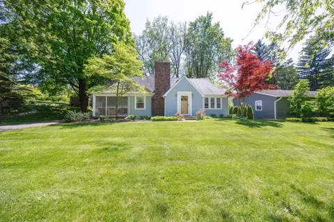 440 Hilldale Dr, Ann Arbor, MI 48105