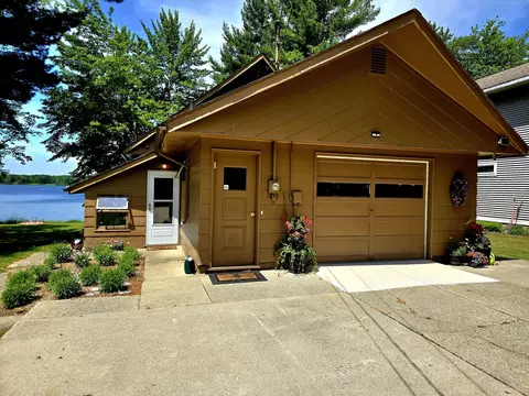1165 S Ransom Rd, White Cloud, MI 49349