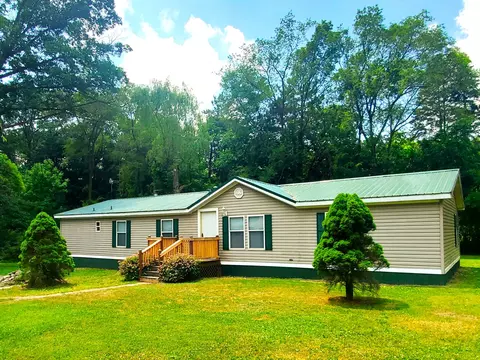 4784 E Mcbrides Rd, Edmore, MI 48829