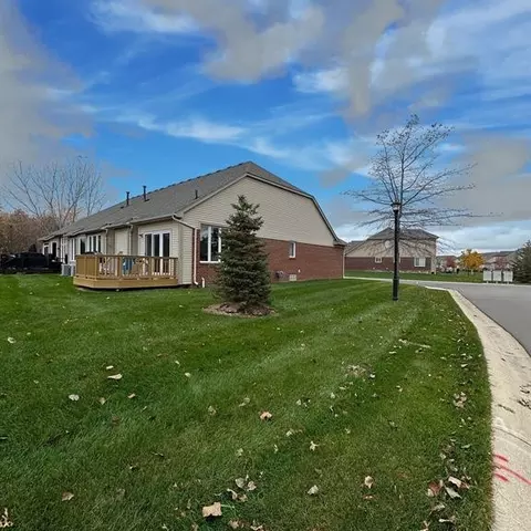 5356 Hawkseye Trce, Warren, MI 48092 photo 2