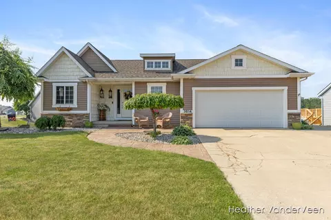 3814 Bantam Dr, Hudsonville, MI 49426