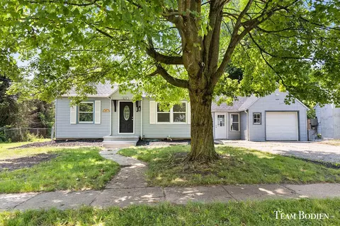 825 Edison St, Kalamazoo, MI 49004