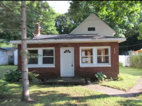 504 Grove St, Vicksburg, MI 49097