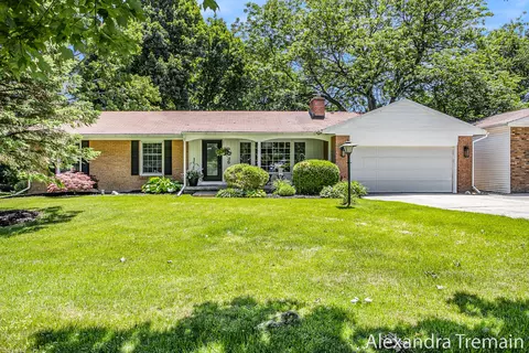 3136 3 Mile Rd NE, Grand Rapids, MI 49525
