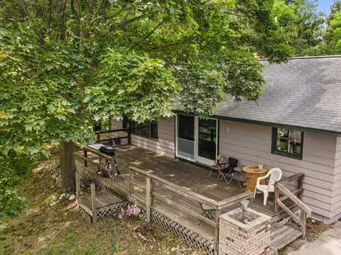 895 Eden Hill Road Rd, Beulah, MI 49617