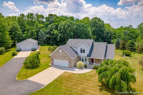 1969 Mccabe Ave NE, Lowell, MI 49331