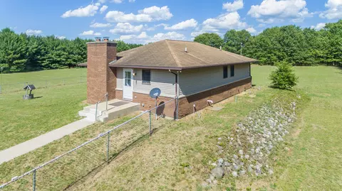 29352 42nd Ave, Paw Paw, MI 49079