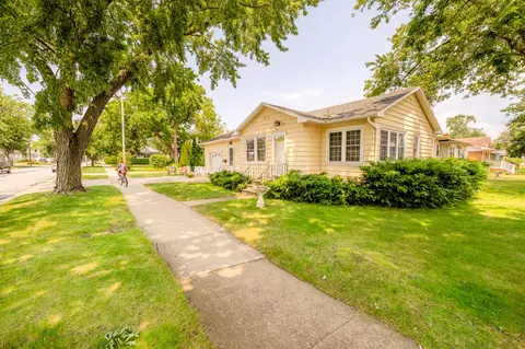 1911 Lakeview Ave, St. Joseph, MI 49085