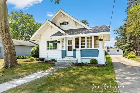 2121 Greenfield Ave SW, Wyoming, MI 49509