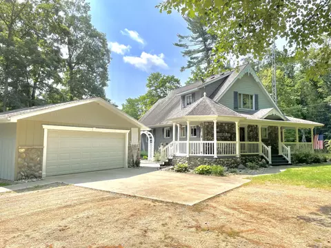 22693 Howard City Edmore Rd, Howard City, MI 49329