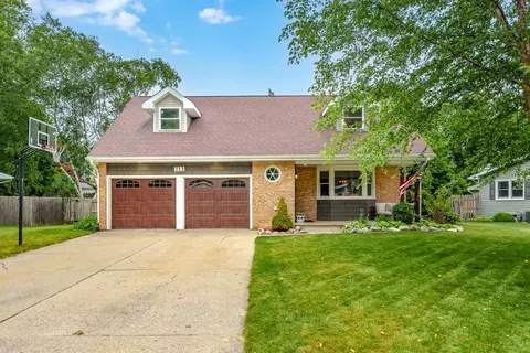 713 Cambridge Dr, Battle Creek, MI 49015