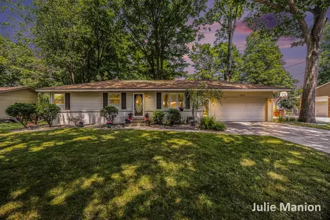 1535 Woodland St, Jenison, MI 49428