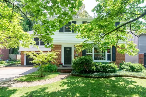 1575 Woodland Dr, Ann Arbor, MI 48103