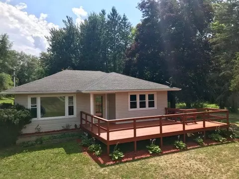 7965 W Herbison Rd, Grand Ledge, MI 48837