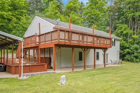 3231 W 16th St, Fremont, MI 49412