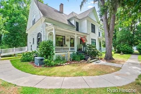 106 S Vosper St, Saranac, MI 48881