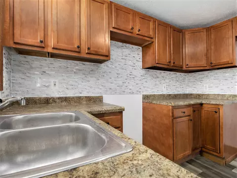 1045 Canaris St, Constantine, MI 49042 photo 5