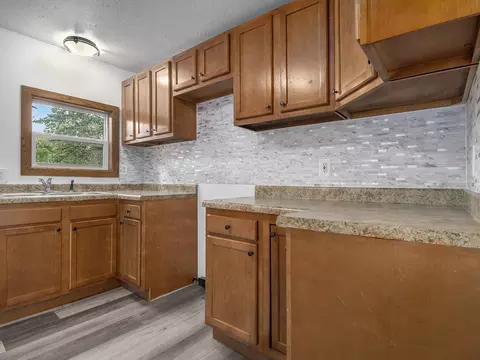 1045 Canaris St, Constantine, MI 49042 photo 6