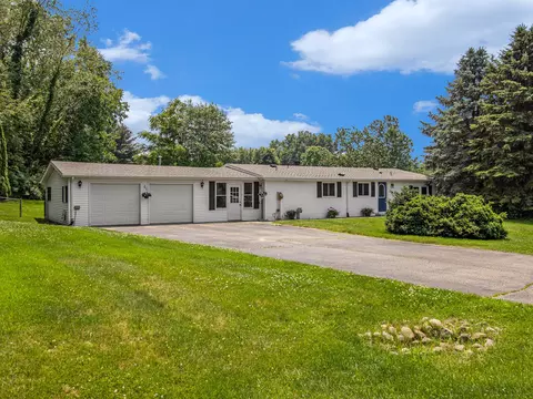 41885 E Bayshore Dr, Paw Paw, MI 49079