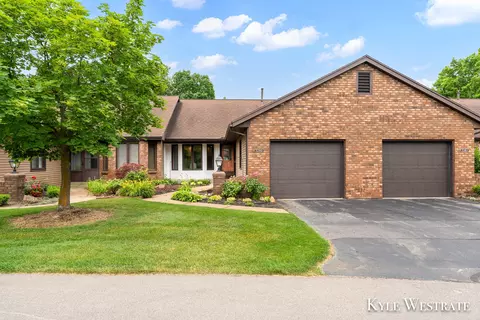 3280 Johnson Ct SW, Grandville, MI 49418