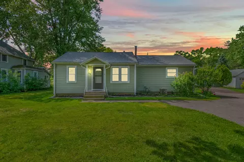 40 Morry St, Hillsdale, MI 49242