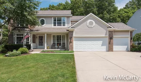 2548 Atwater Hills Dr NE, Grand Rapids, MI 49525
